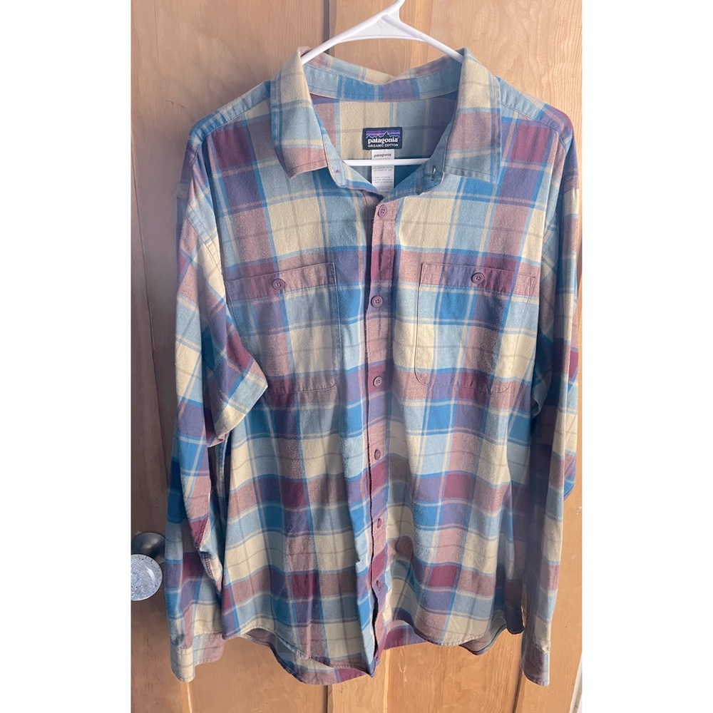 Patagonia Button Down Shirt - L